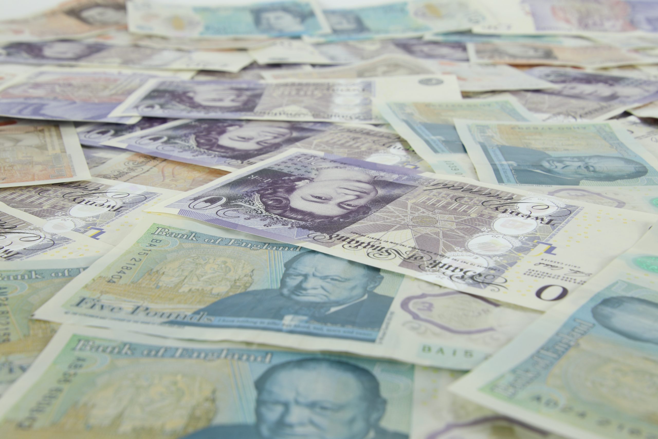 photo of pound bills to illustrate per diem rates in uk